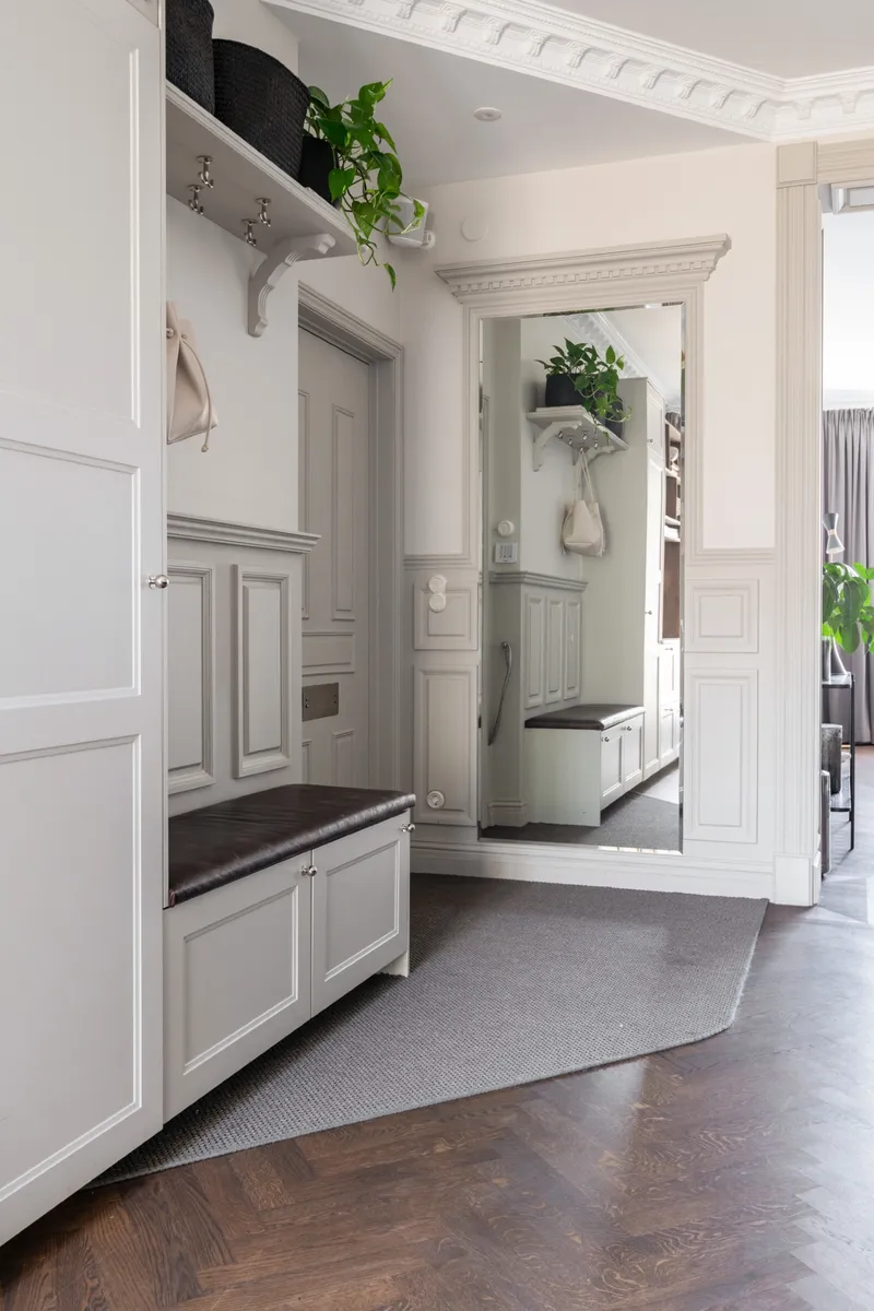 Hall med platsbyggd förvaring Helsingborg