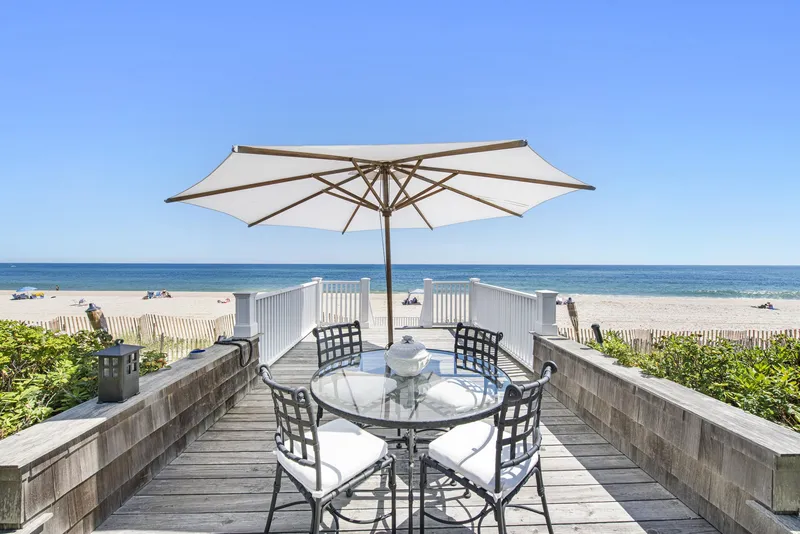 Uteplats vid havet i Hamptons